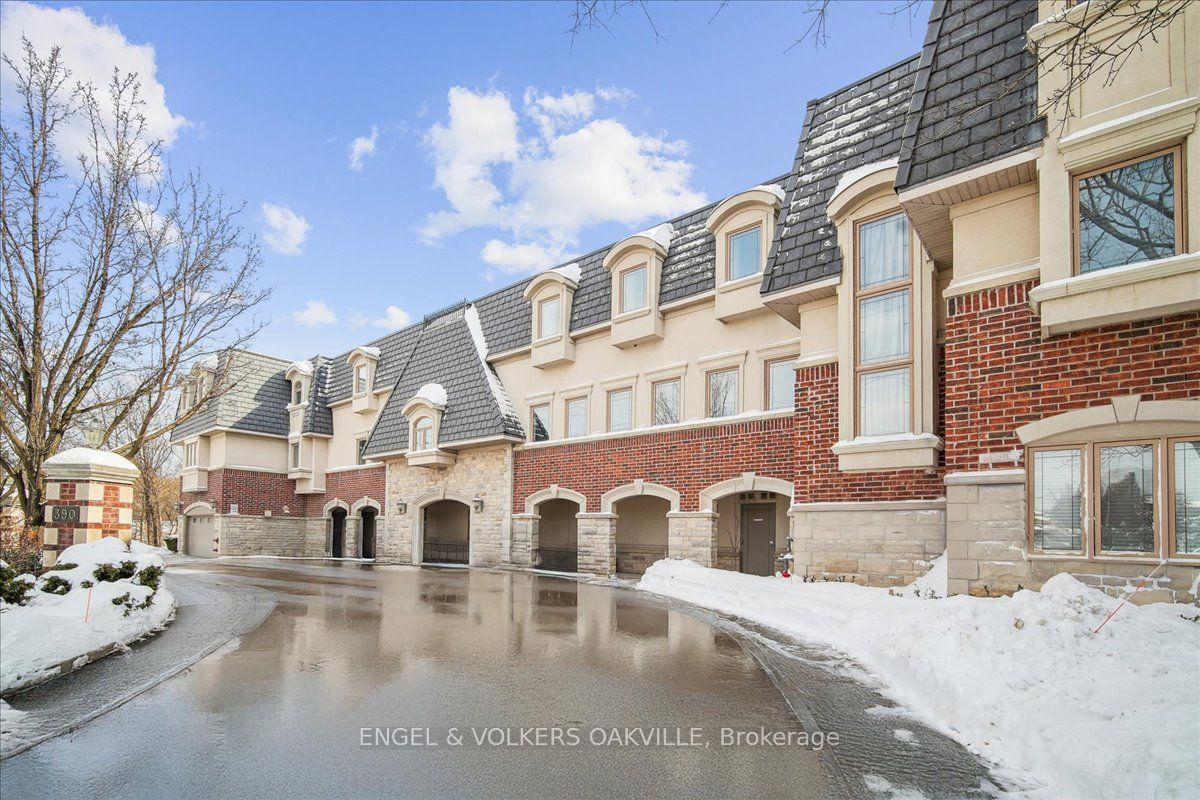 390 Upper Middle Road E, #306