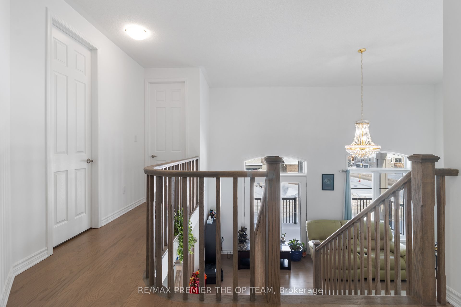 655 Newlove Street