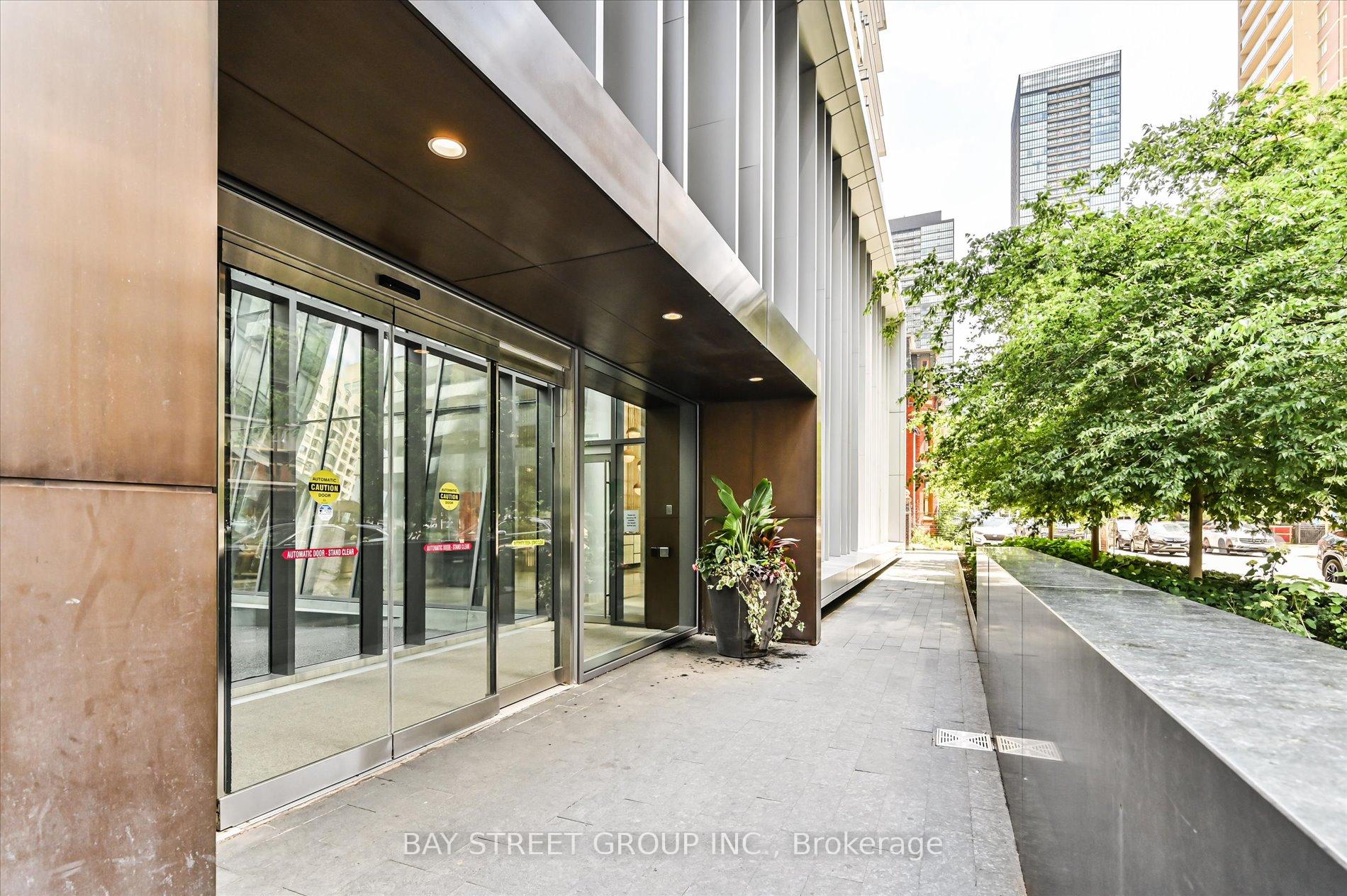 1 Bedroom Condo at 50 Charles, Toronto For sale