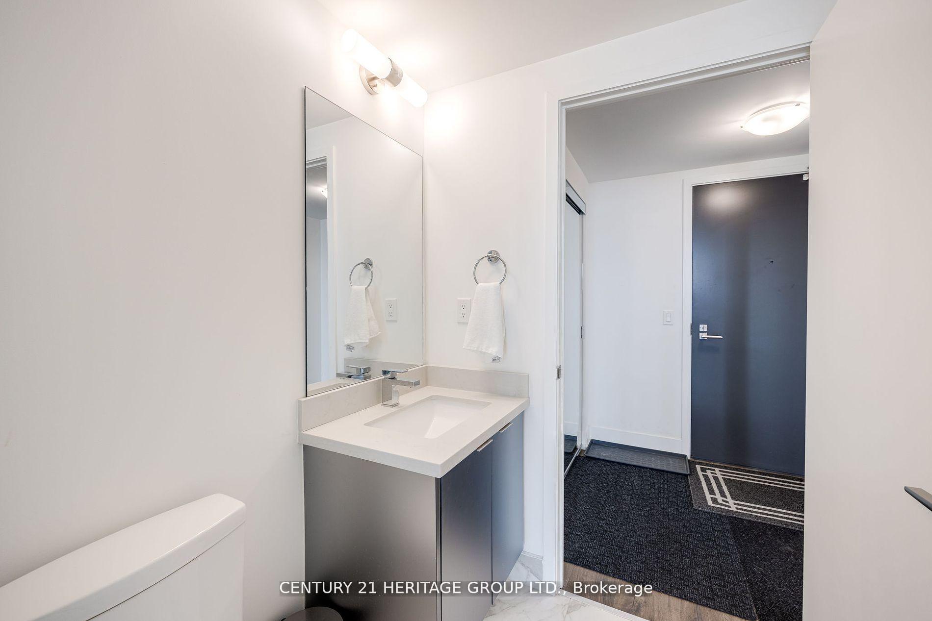 2 Bedrooms Condo at 2916 Highway 7, Vaughan For sale