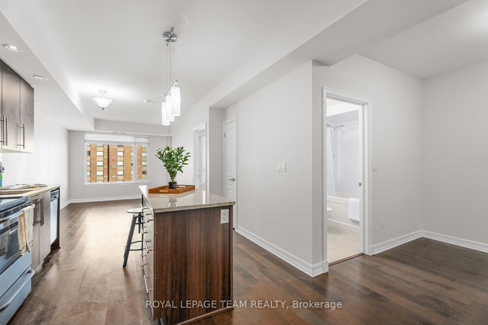 238 Besserer Street, #711