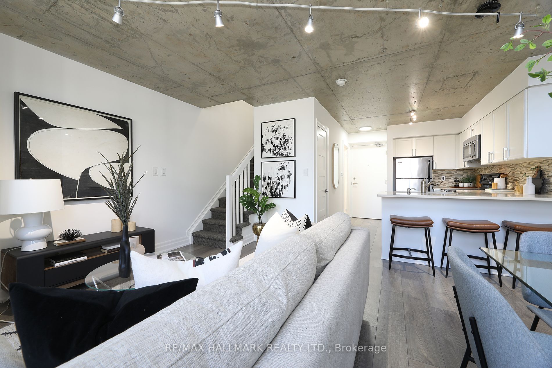 1029 King Street W, #818