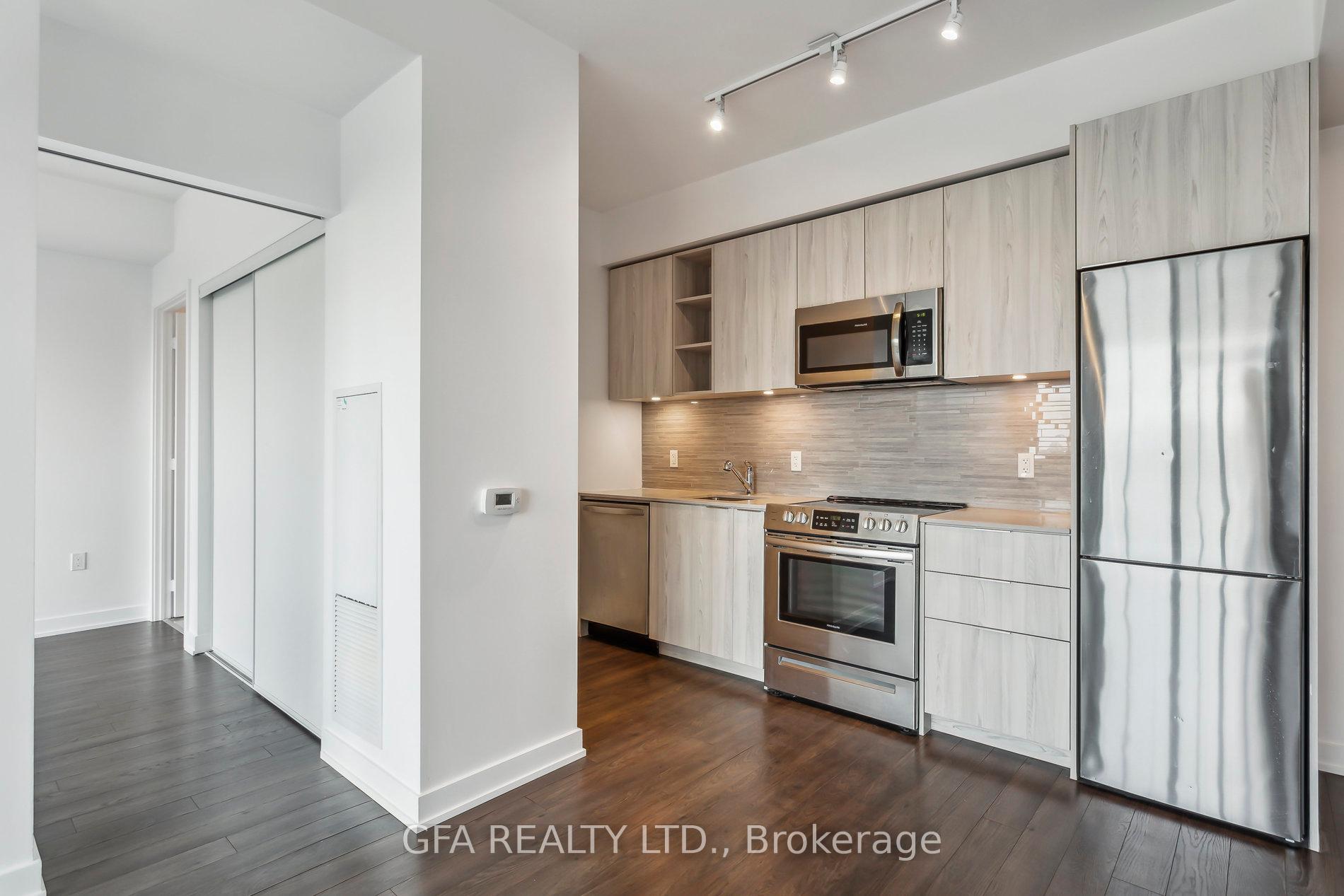 2 Bedrooms Condo at 30 Ordnance, Toronto For sale