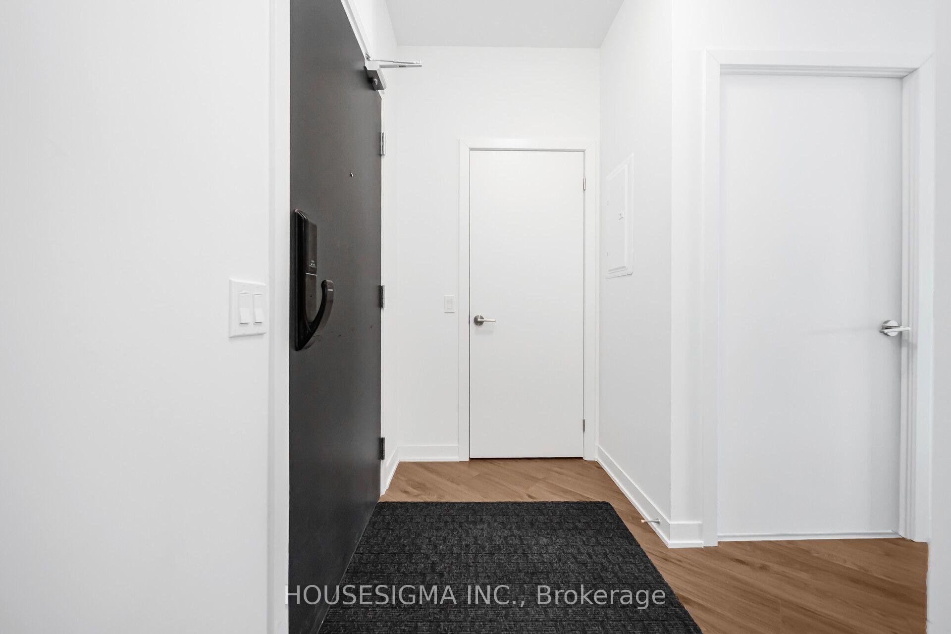 3 Bedrooms Condo at 405 Dundas, Oakville For sale