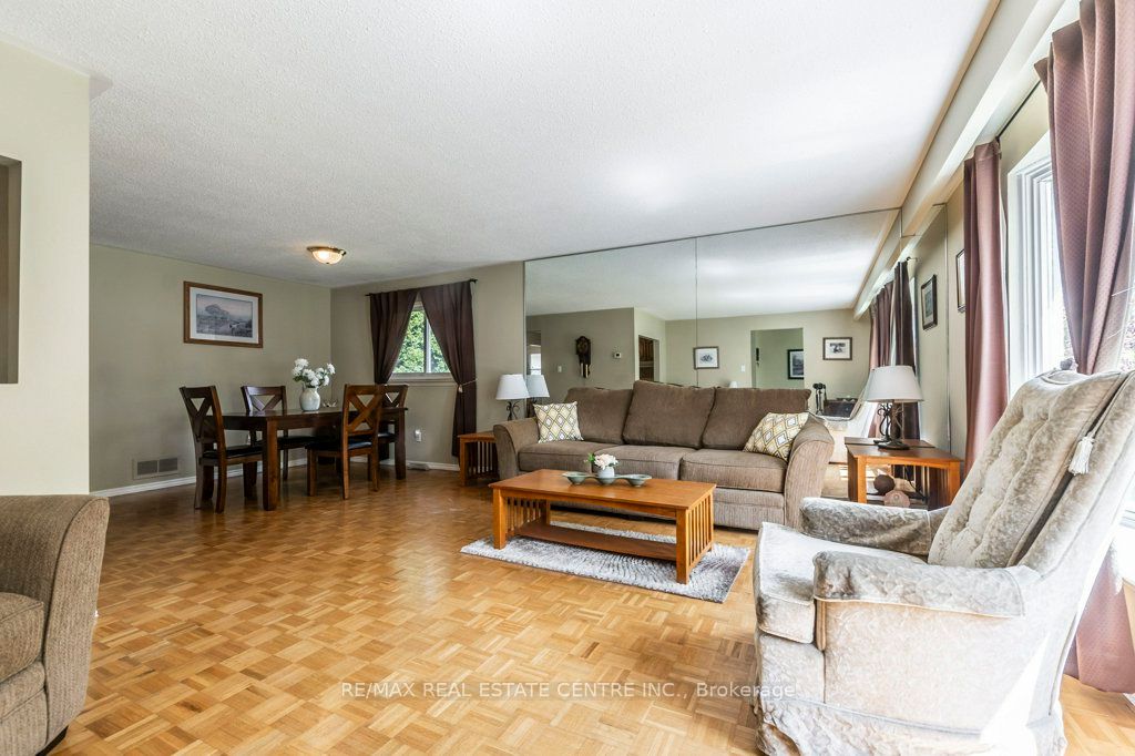 65 Lorne Scots Drive