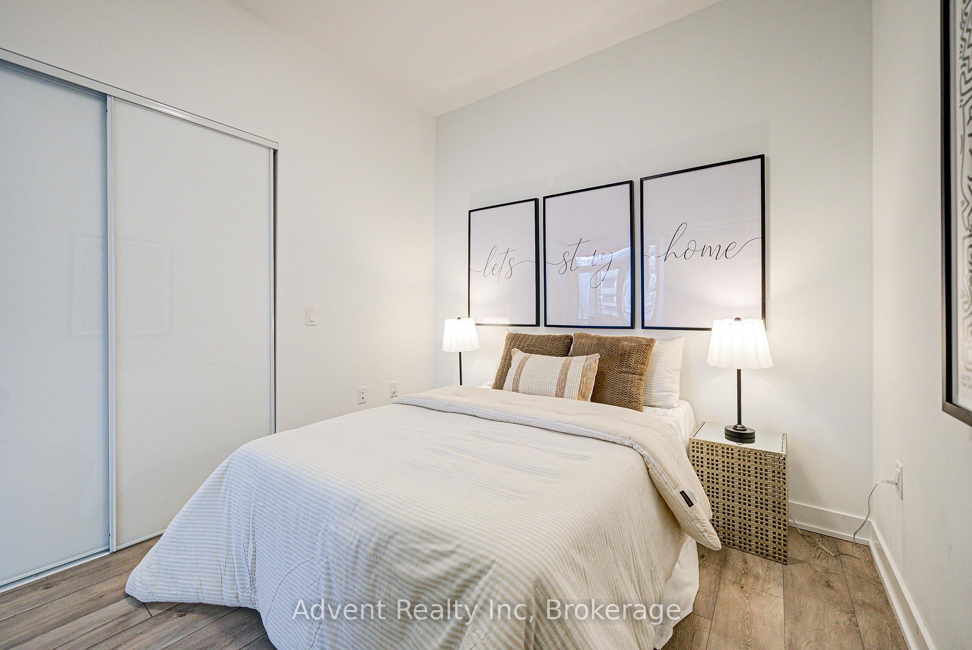 2 Bedrooms Condo at 585 Bloor,  Toronto For sale