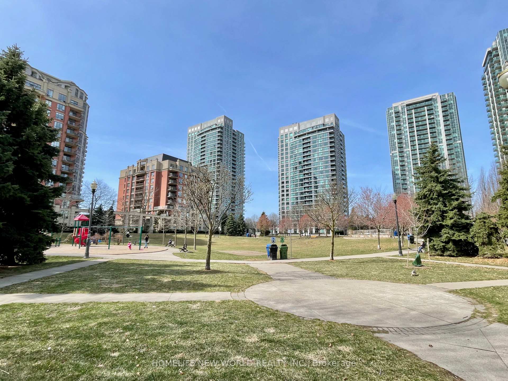 3 Bedrooms Condo at 11 Everson, Toronto For sale