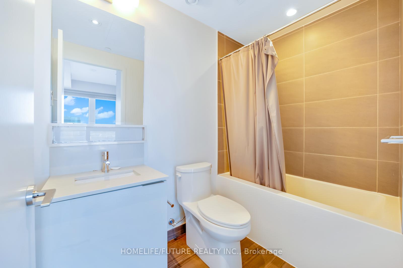 2 Bedrooms Condo at 898 Portage,  Vaughan For sale