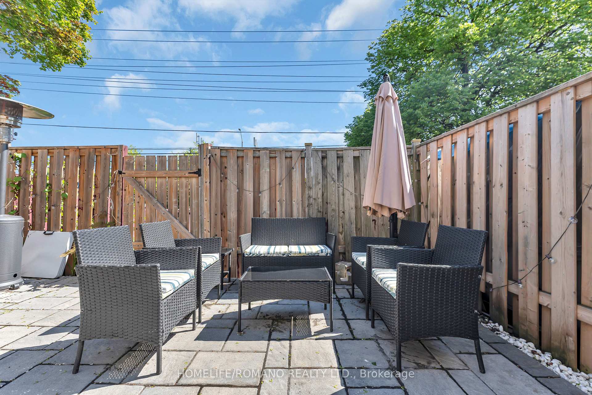 4 Bedrooms Condo at 7440 Goreway, Mississauga For sale
