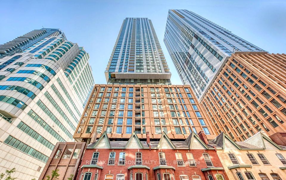 8 Widmer Street