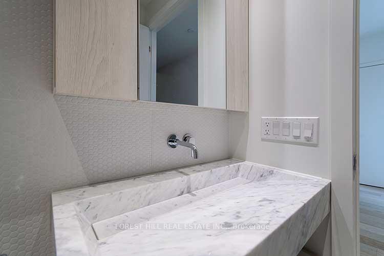 2 Bedrooms Condo at 11 Yorkville, Toronto For sale