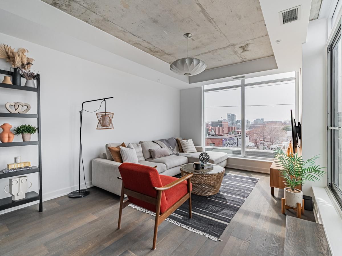 109 Ossington Avenue 407