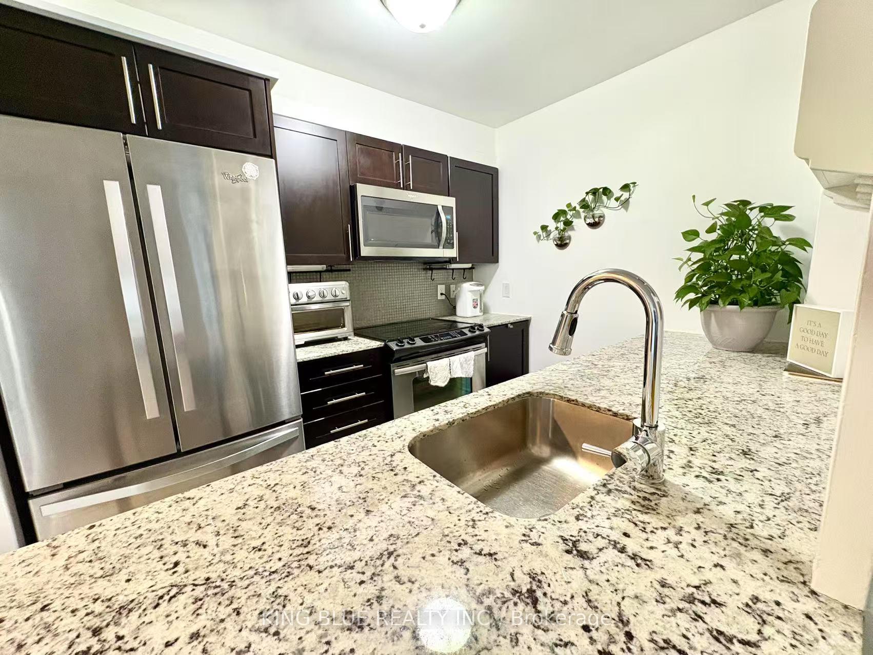 3 Bedrooms Condo at 35 Bastion,  Toronto For sale