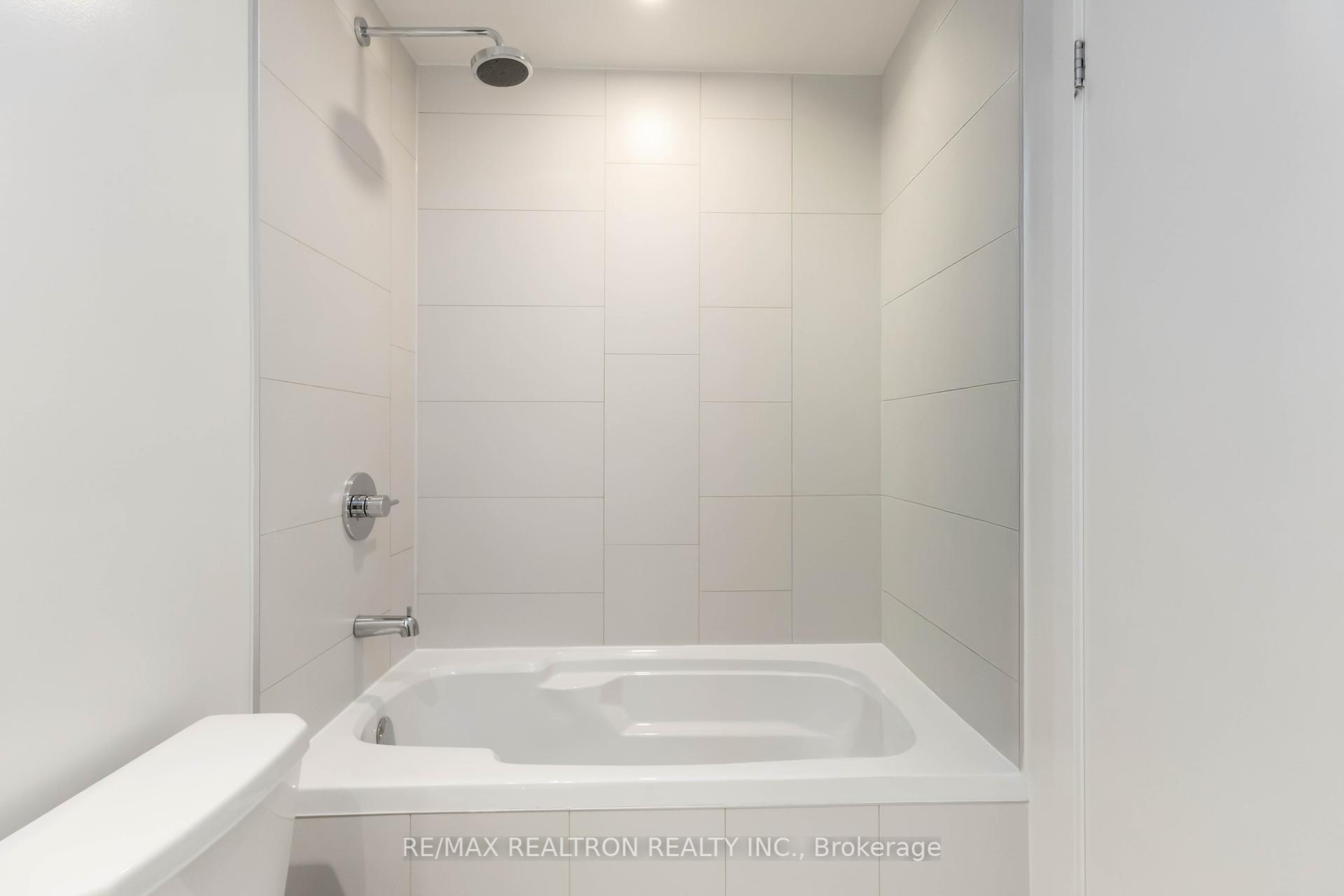 2 Bedrooms Condo at 20 Richardson, Toronto For sale