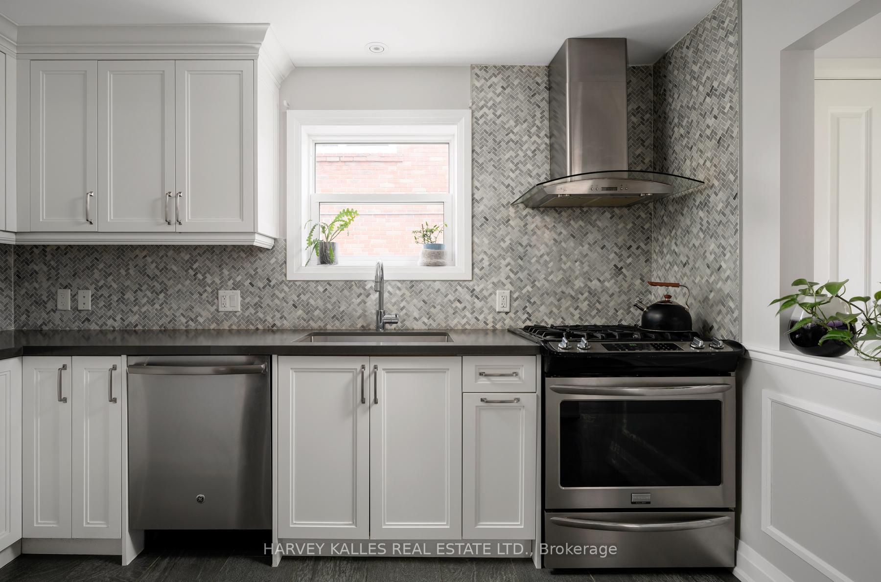 89 Charleswood Drive