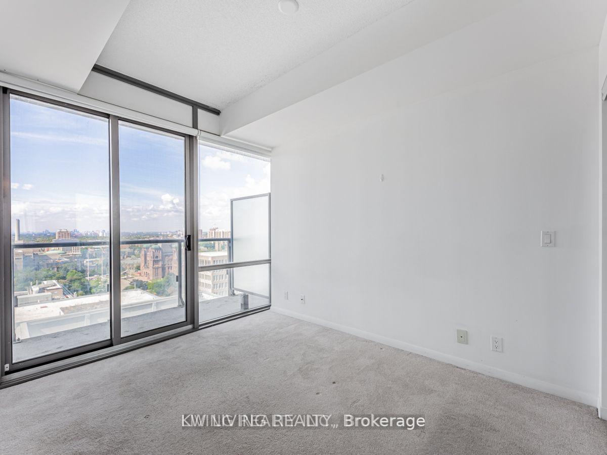 2 Bedrooms Condo at 832 Bay,  Toronto For sale