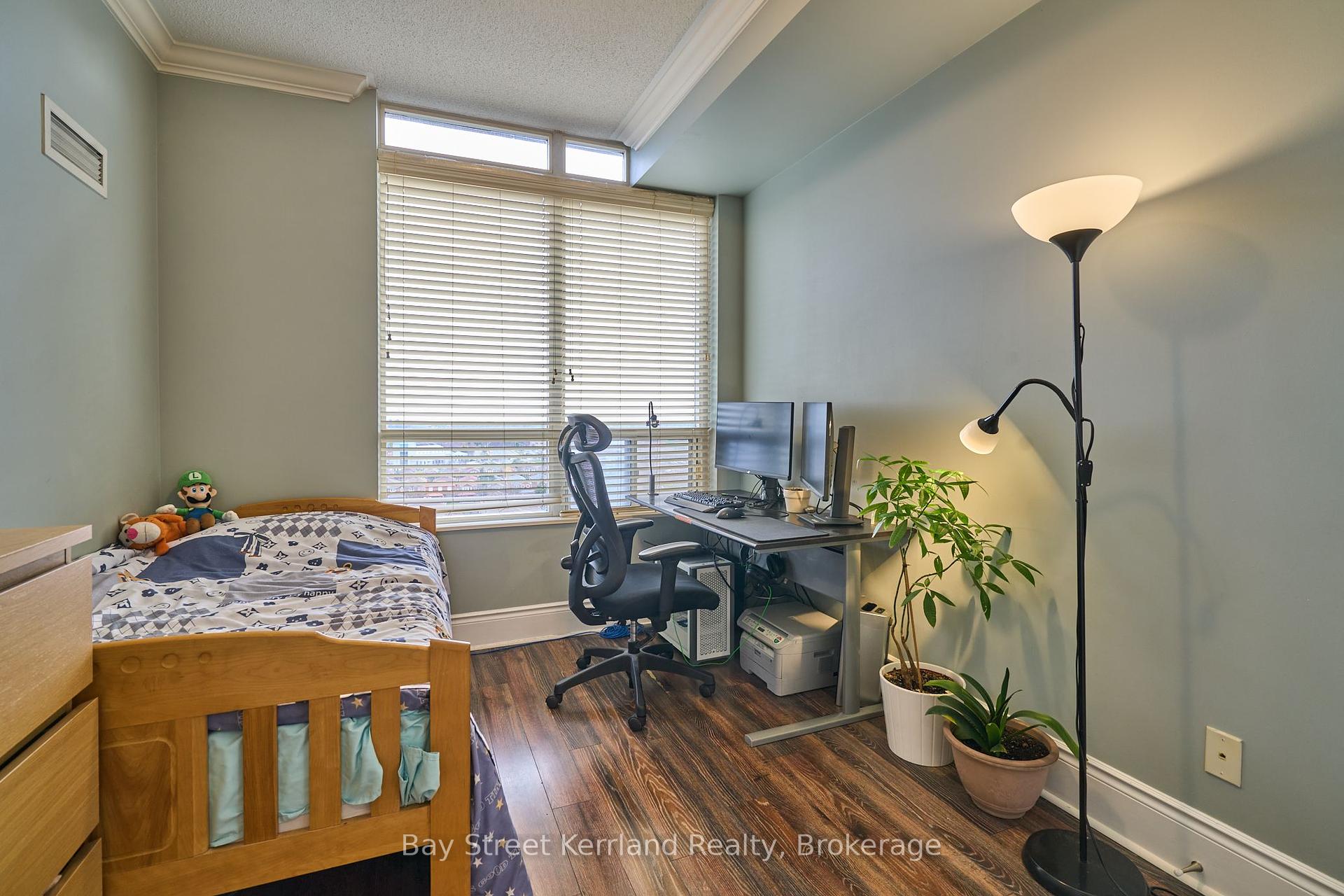 2 Bedrooms Condo at 3880 Duke Of York,  Mississauga For sale