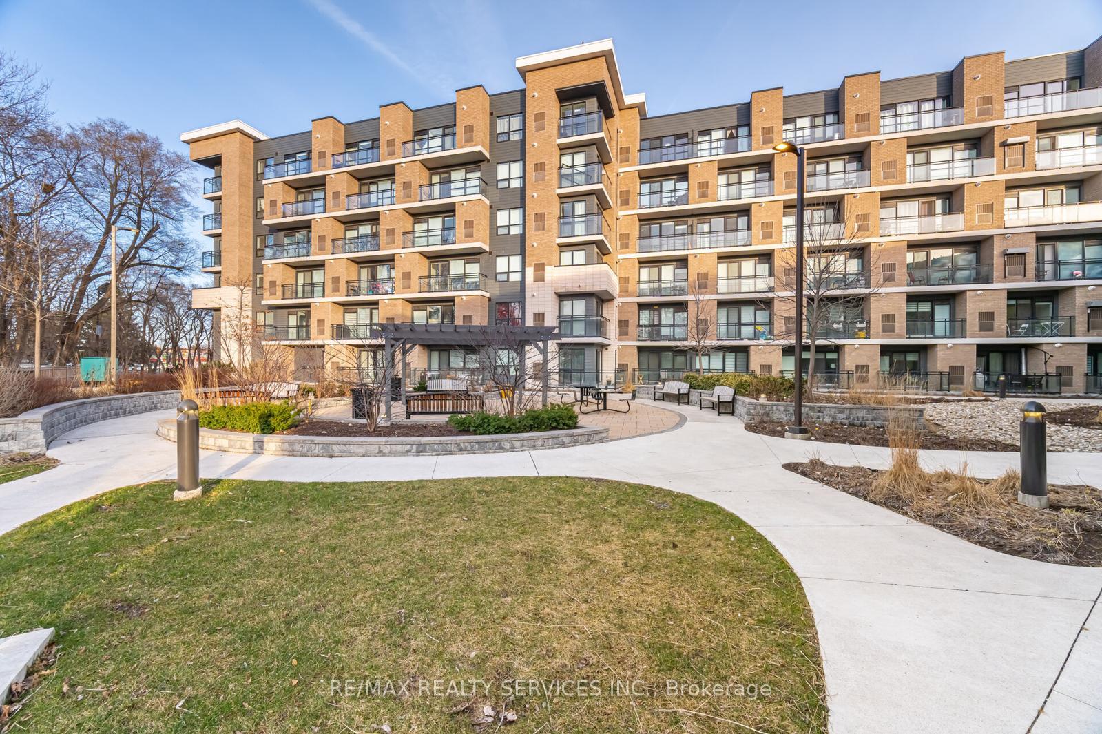 3 Bedrooms Condo at C-3 Falaise,  Toronto For sale