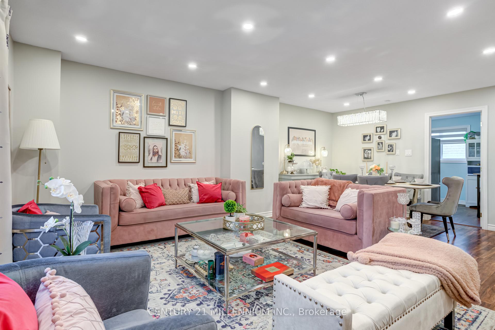 3 Bedrooms Condo at 1536 Sixth, Oakville For sale