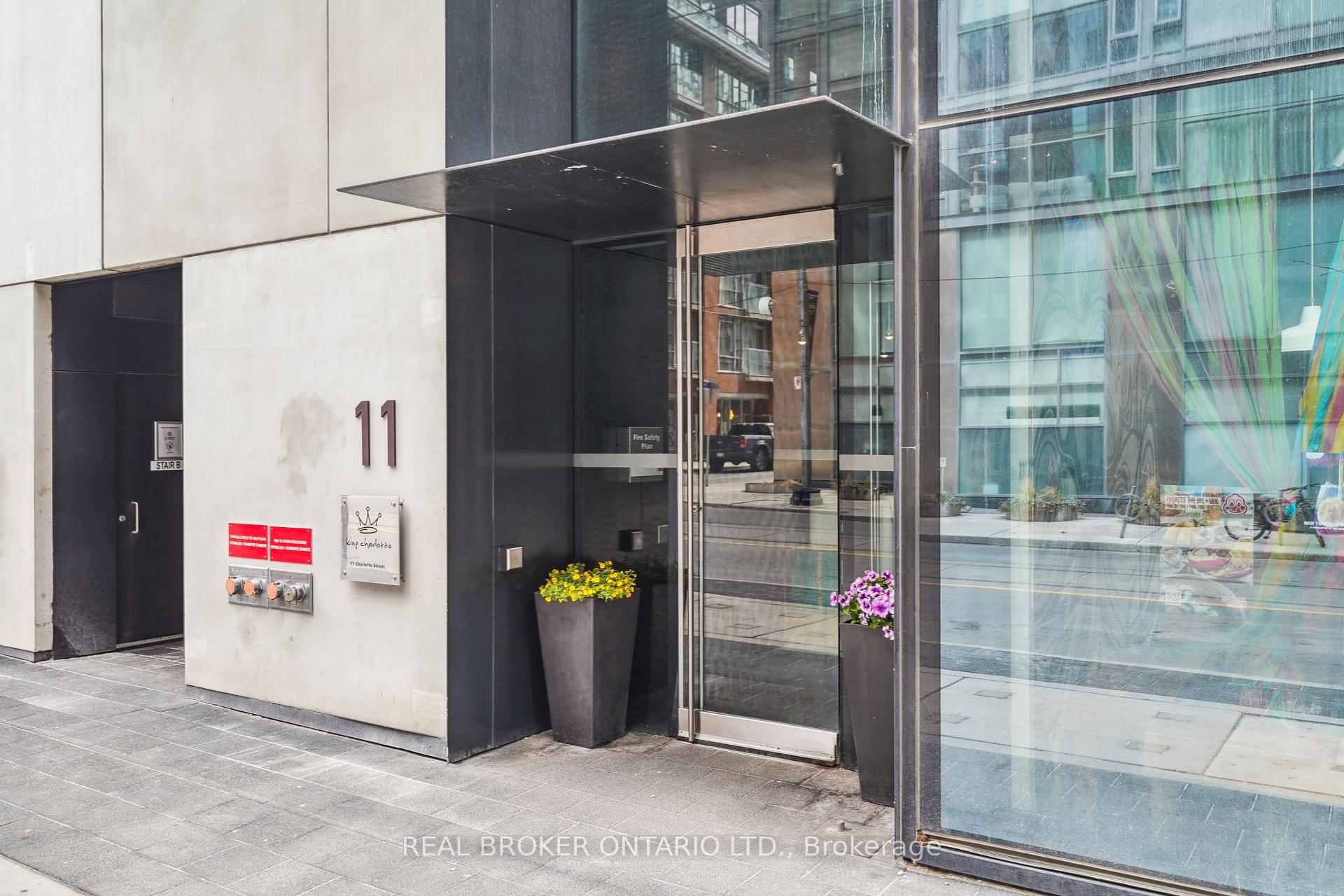 1 Bedroom Condo at 11 Charlotte,  Toronto For sale