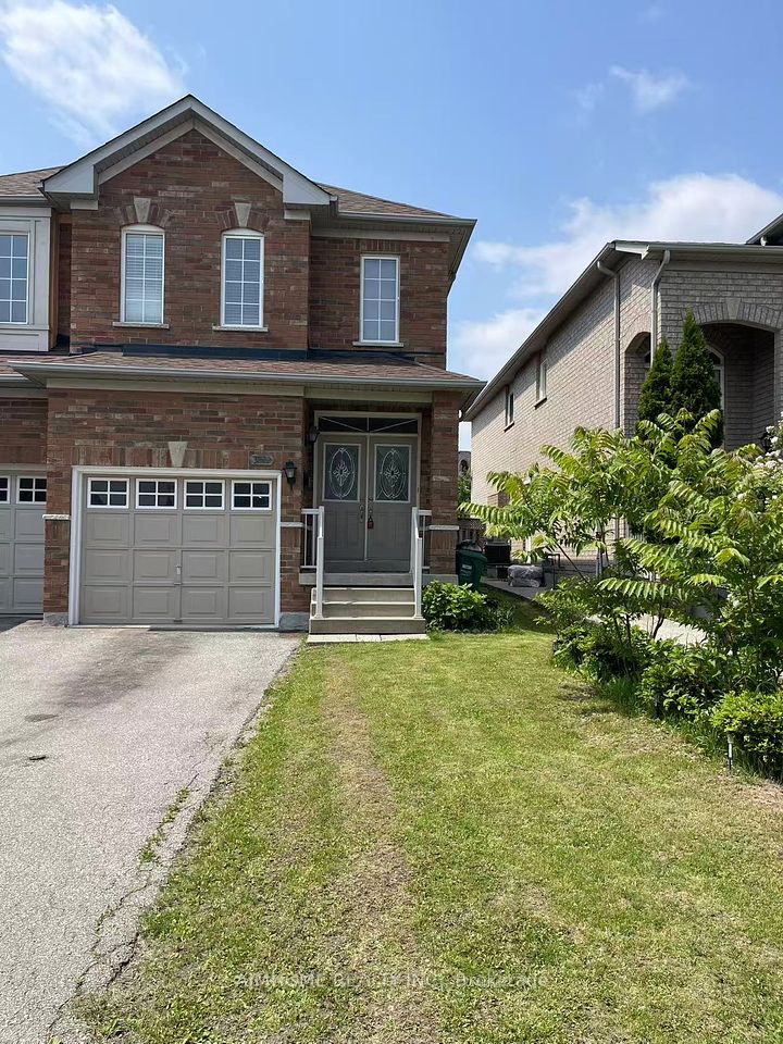 3222 Equestrian Crescent
