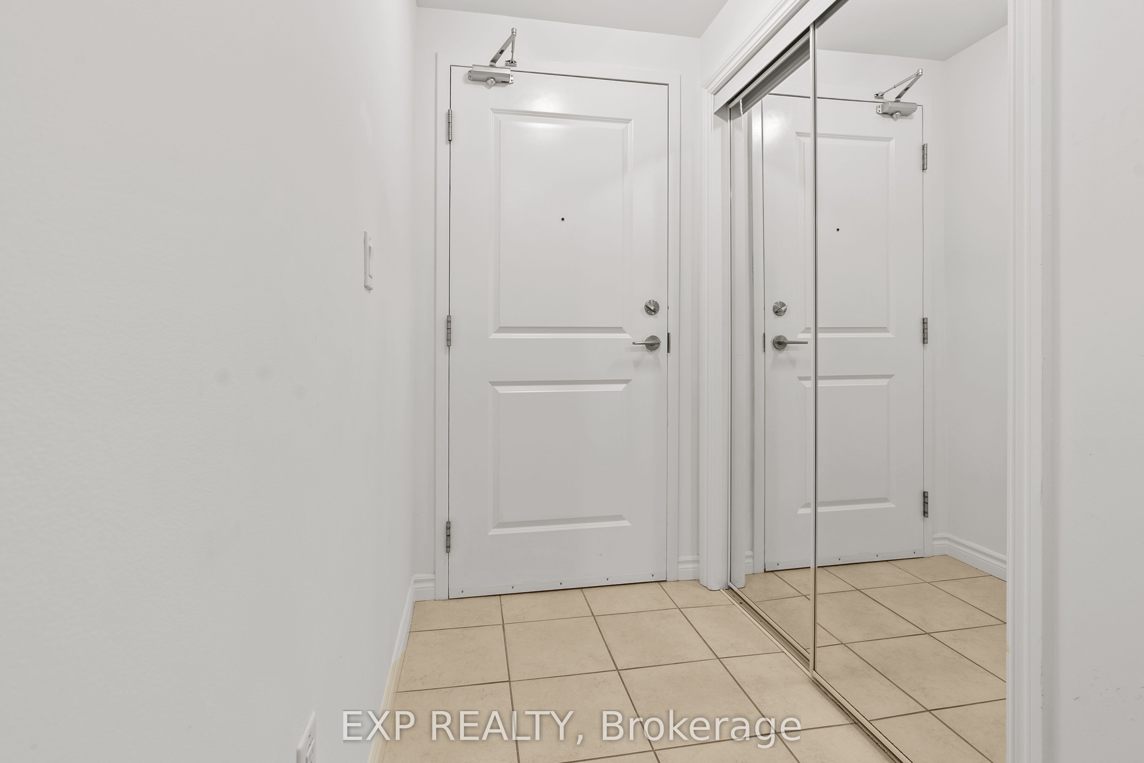 427 Aberdeen Avenue, #102