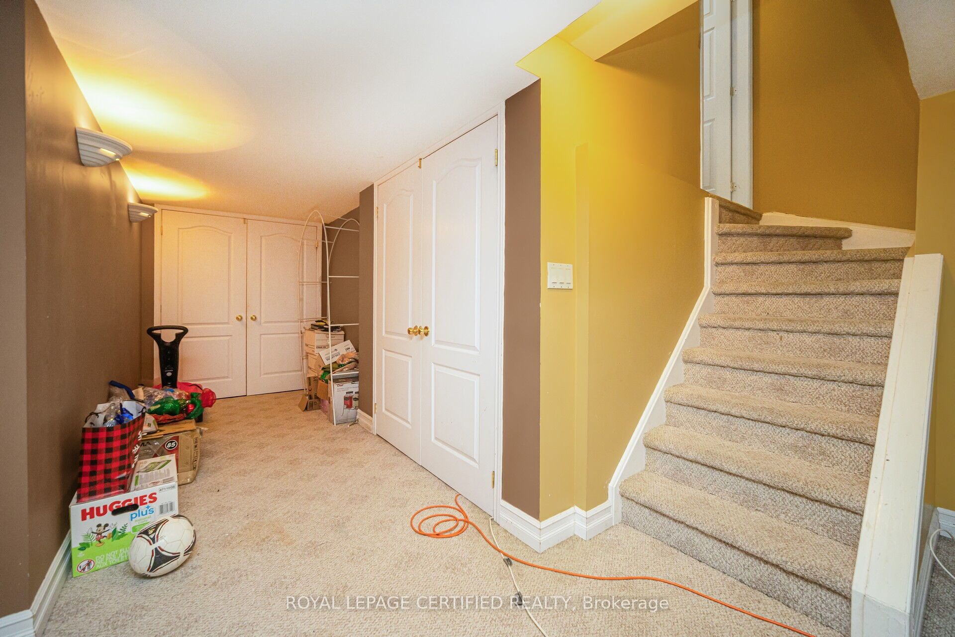 12 Sunnybrook Crescent