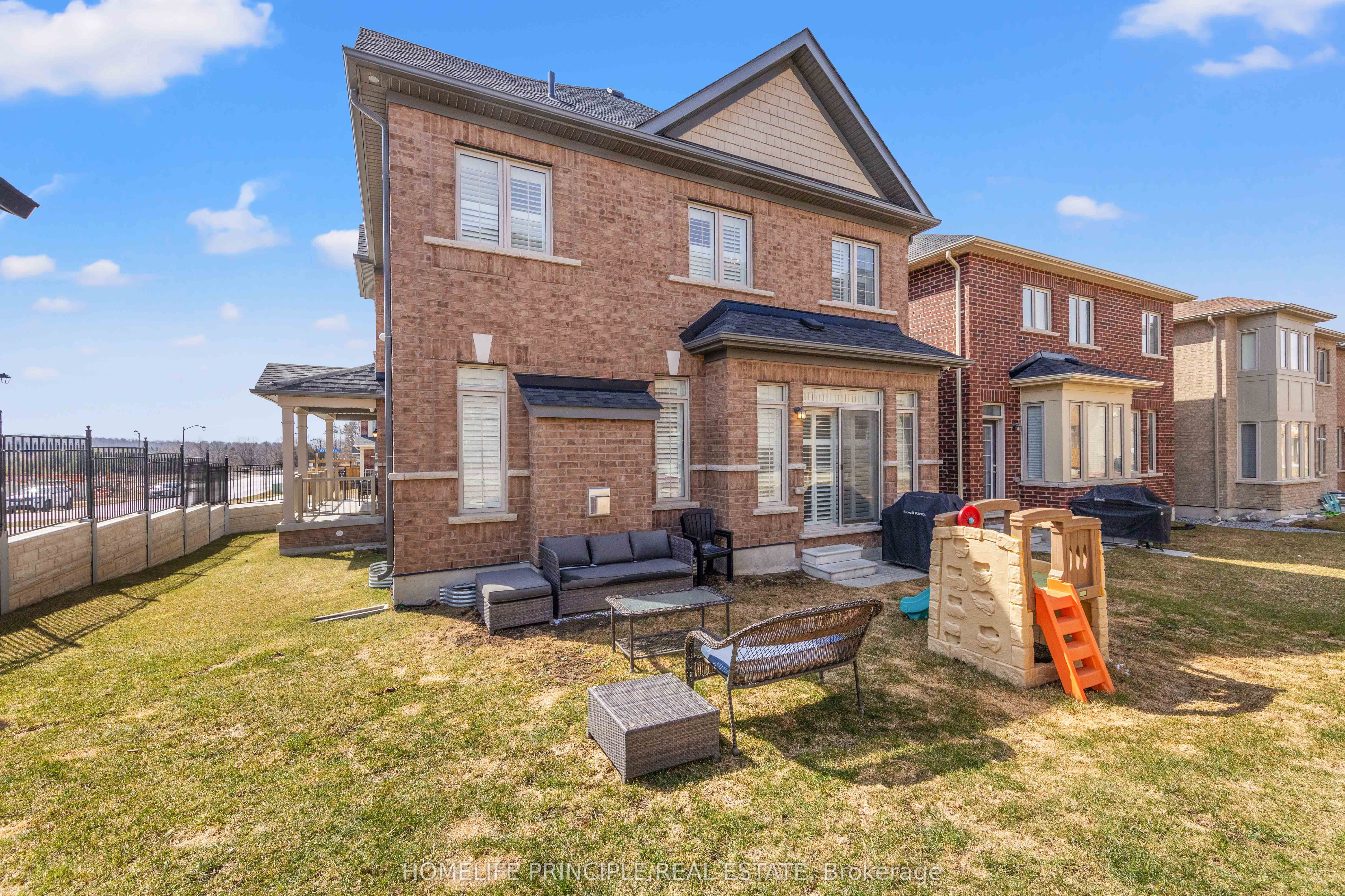 88 Ben Sinclair Avenue, East Gwillimbury Queensville