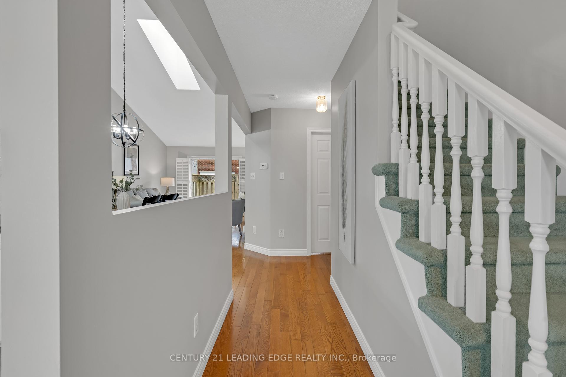 3 Bedrooms Condo at 2435 Woodward,  Burlington For sale