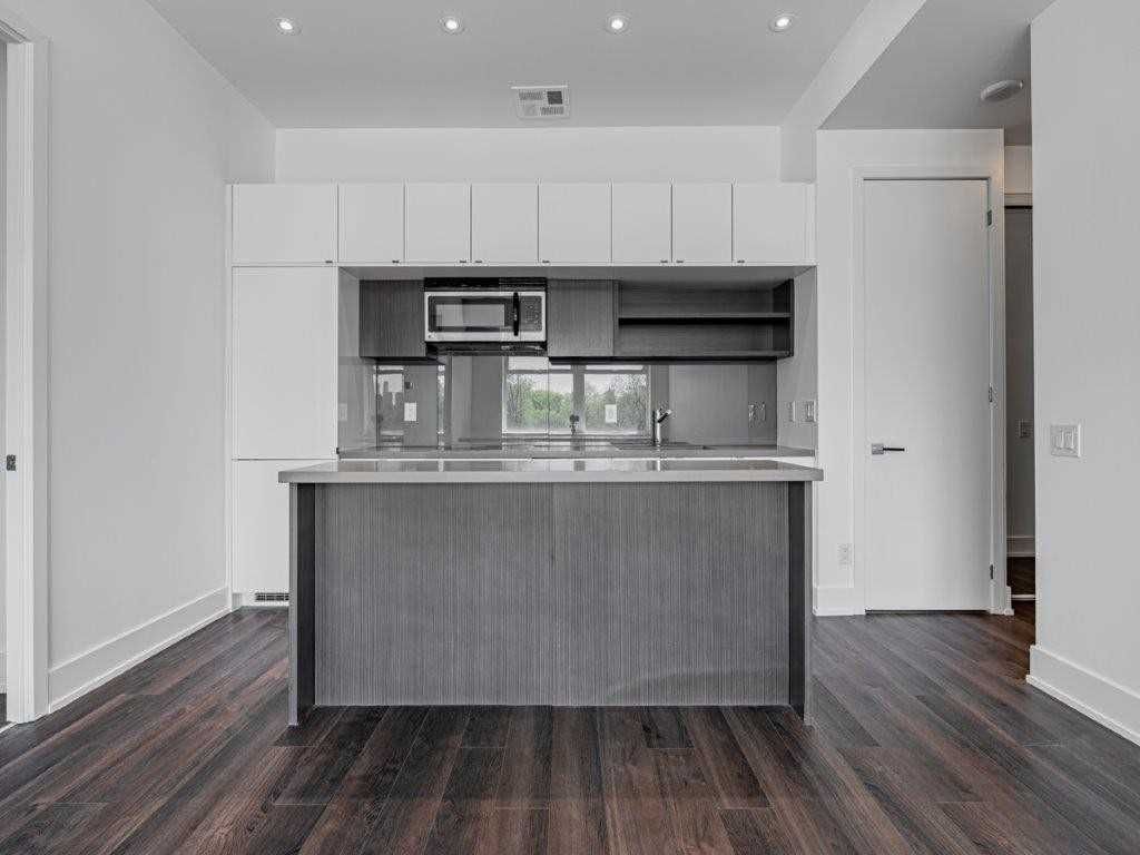 111 St Clair Avenue W 419