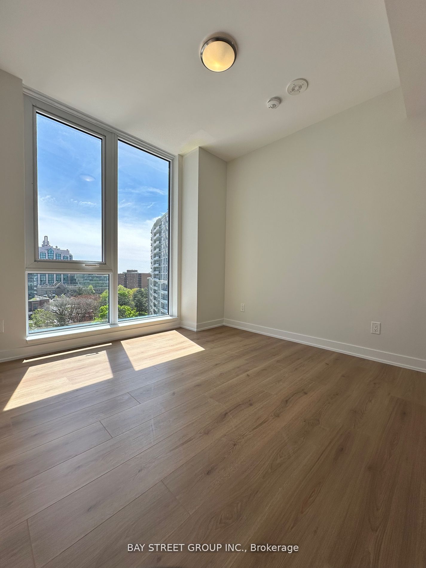 #805 - 15 Ellerslie Avenue, Toronto, ON M2N 0L7