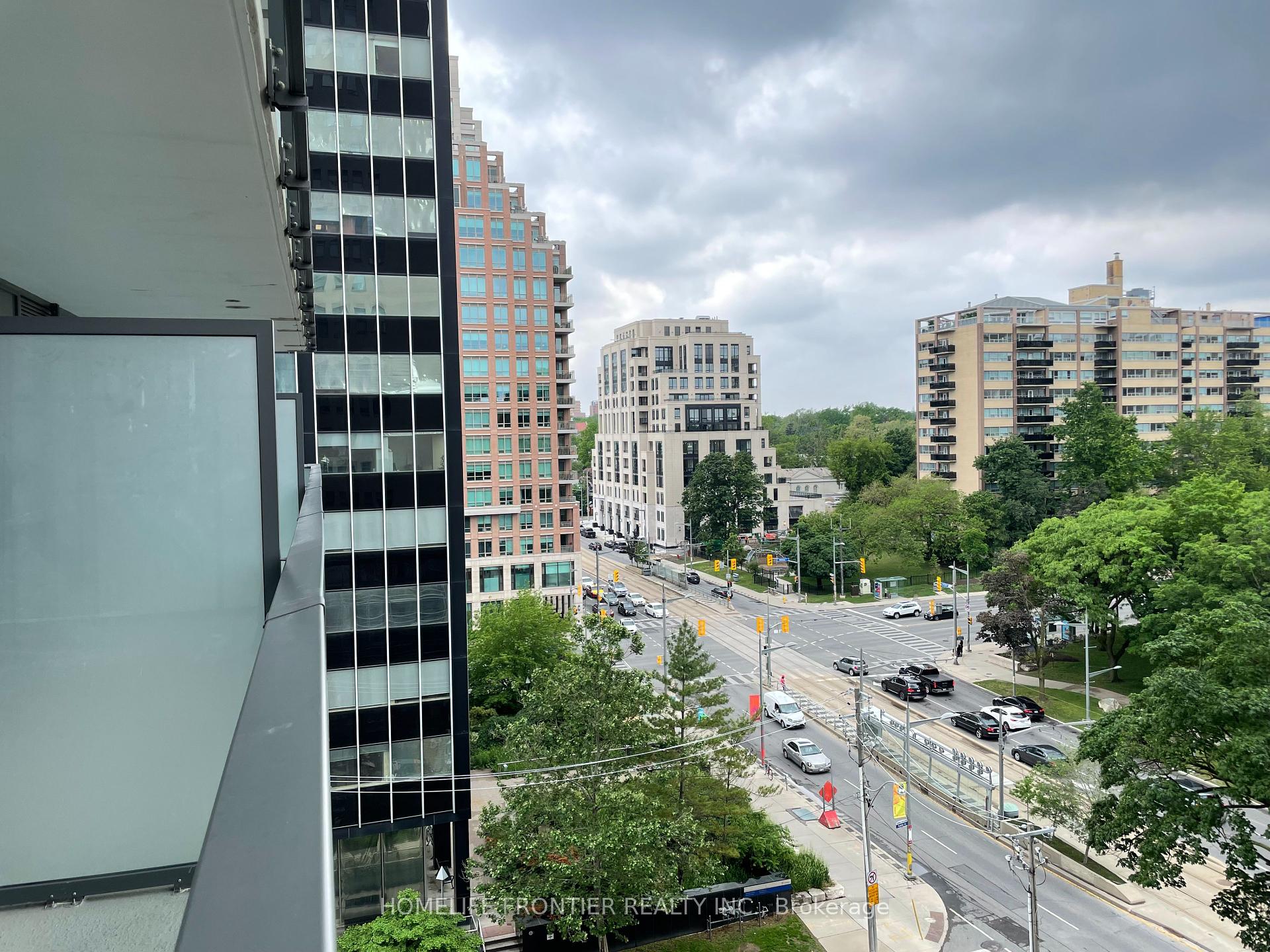 1 Bedroom Condo at 99 Foxbar, Toronto For sale