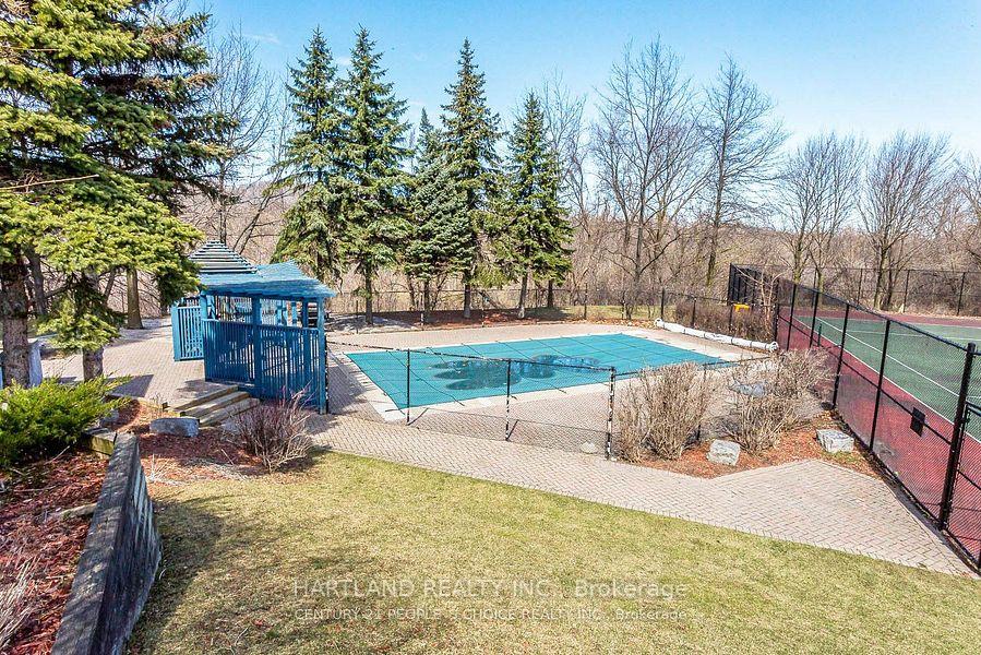 2 Bedrooms Condo at 600 Rexdale, Toronto For sale