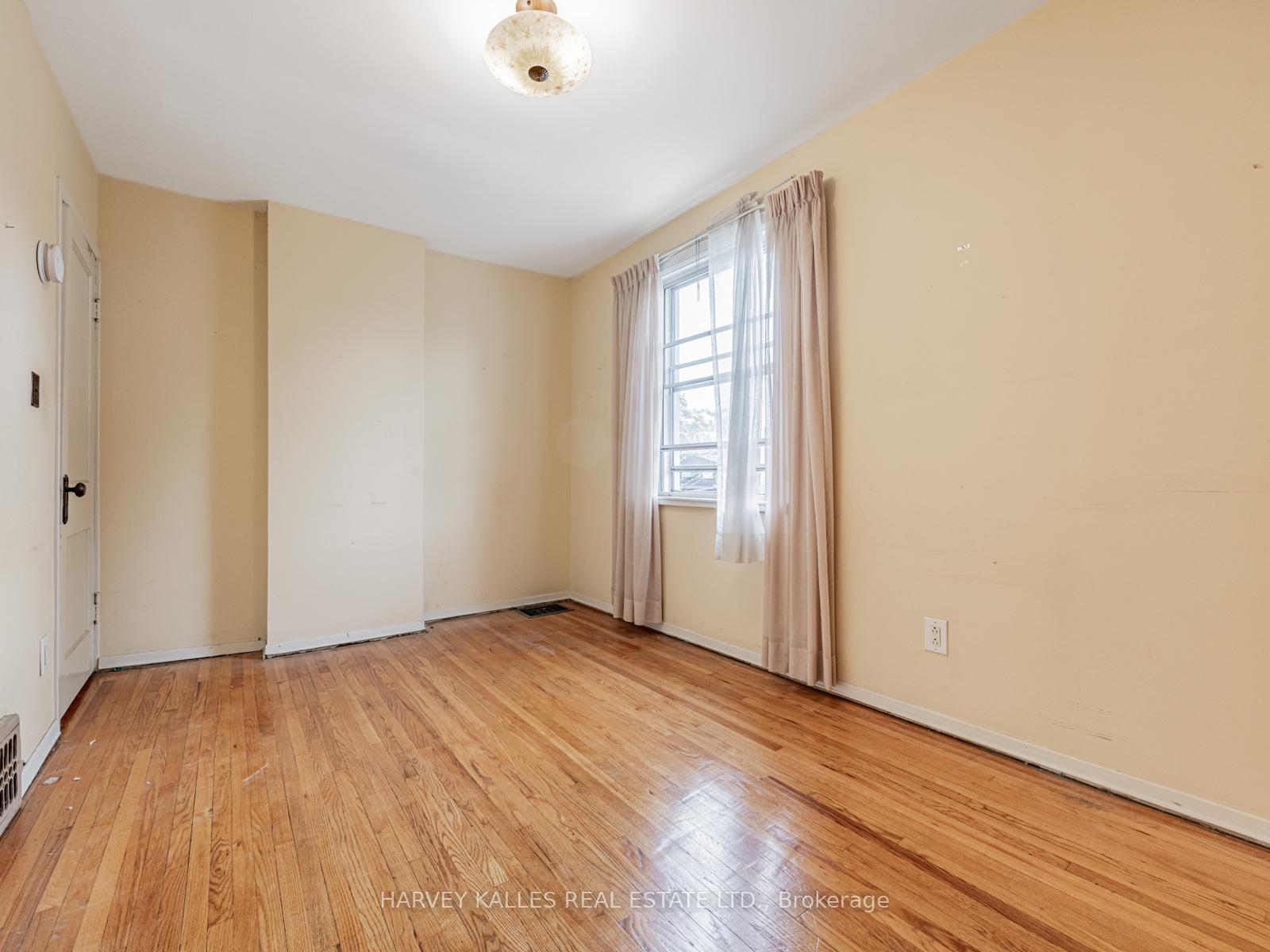 71 Mortimer Avenue