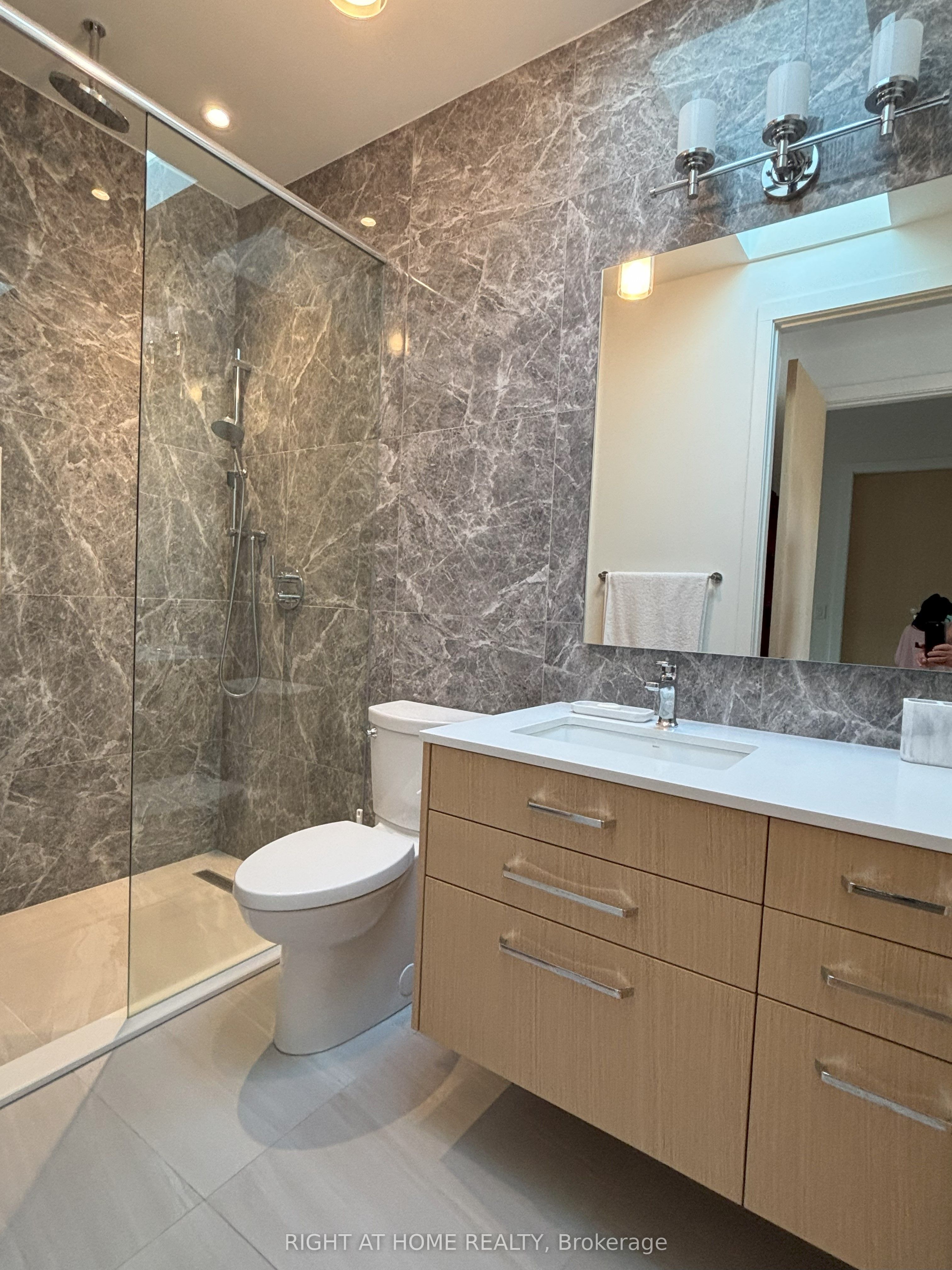 264 Joicey Boulevard, Toronto, ON M5M 2V7
