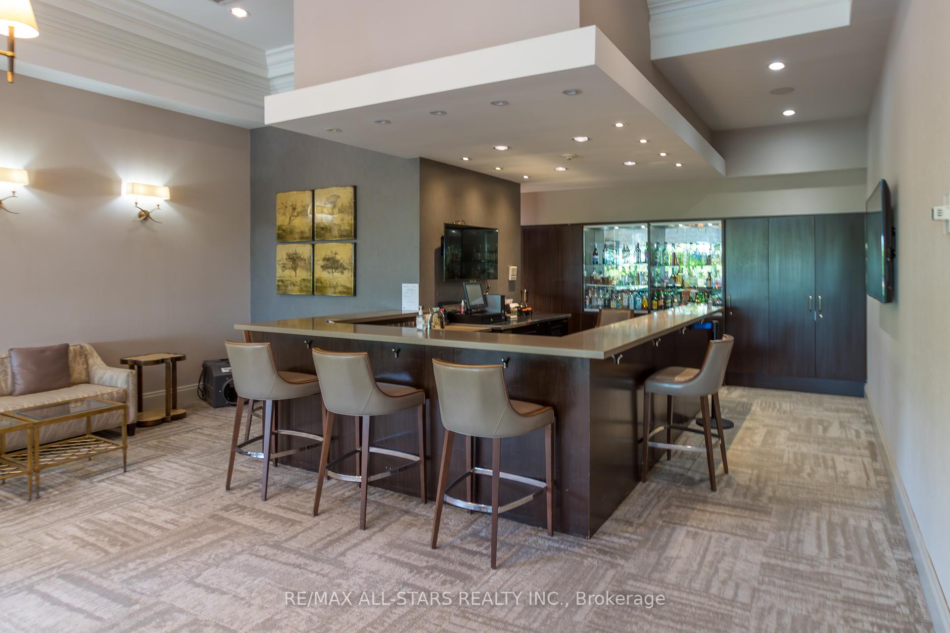1 Bedroom Condo at 55 Harbour, Toronto For sale