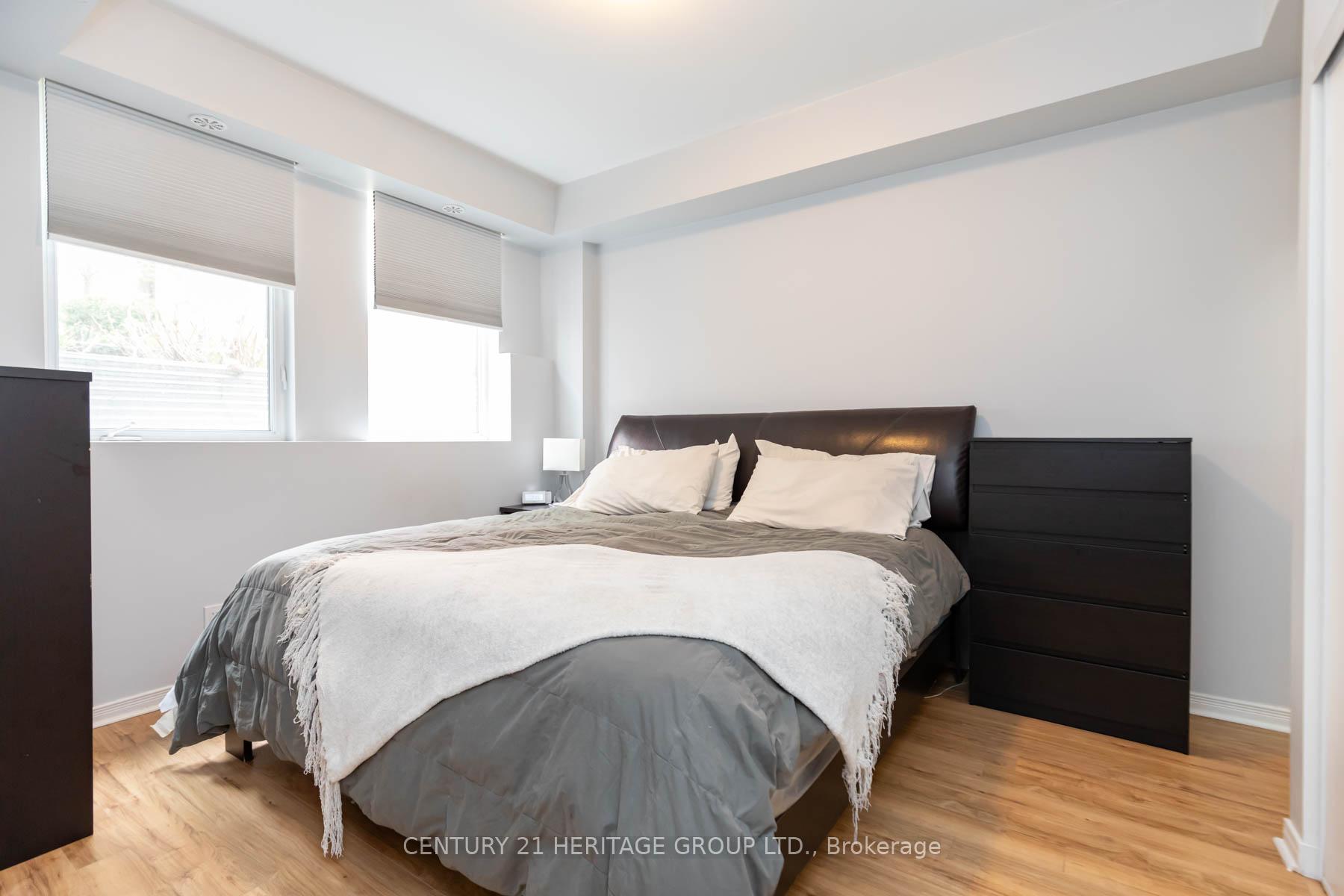 2 Bedrooms Condo at 68 Winston Park, Toronto For sale