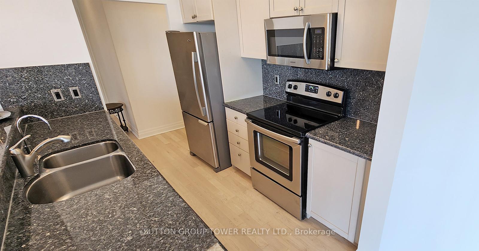 3 Bedrooms Condo at 2121 Lake Shore, Toronto For sale