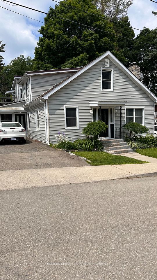 22 Mccready Street, Brockville, ON K6V 5N3