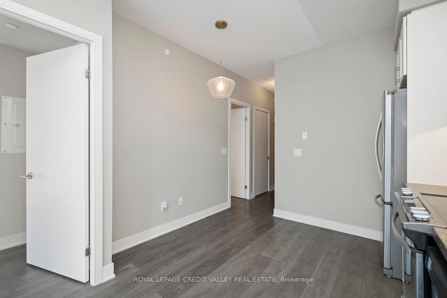 2 Bedrooms Condo at 525 Adelaide, Toronto For sale