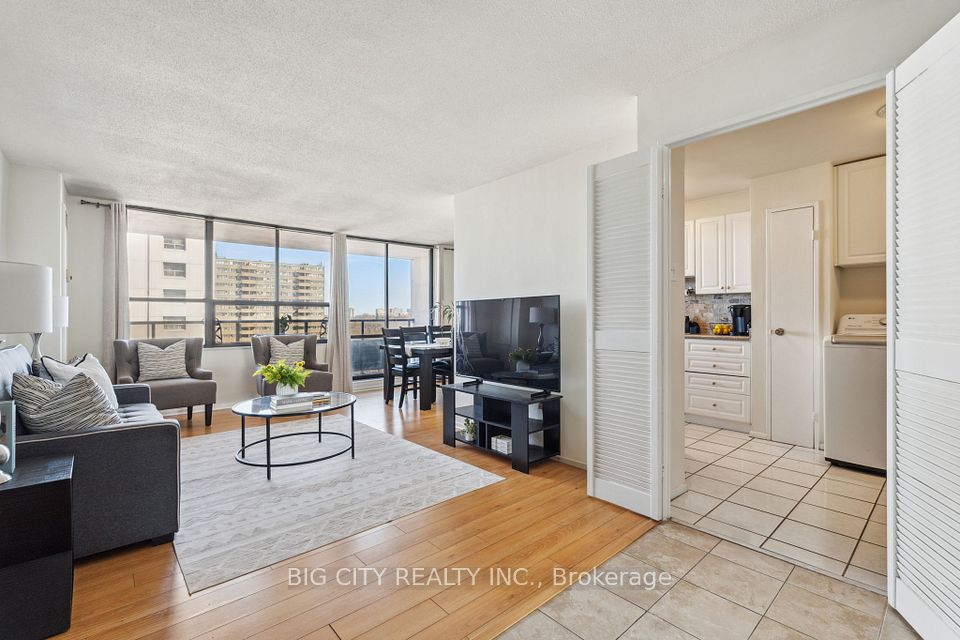 2721 Victoria Park