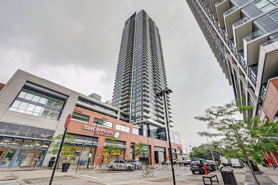2200 Lake Shore