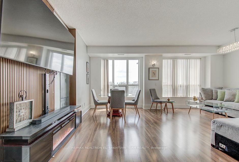 2 Bedrooms Condo at 100 Harrison Garden,  Toronto For sale