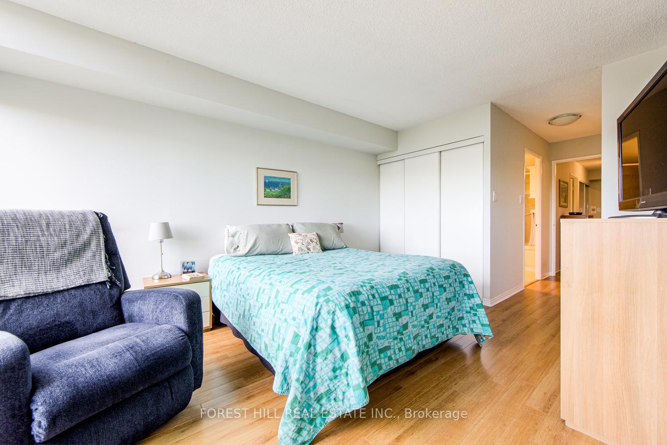 1 Bedroom Condo at 10 Guildwood, Toronto For sale