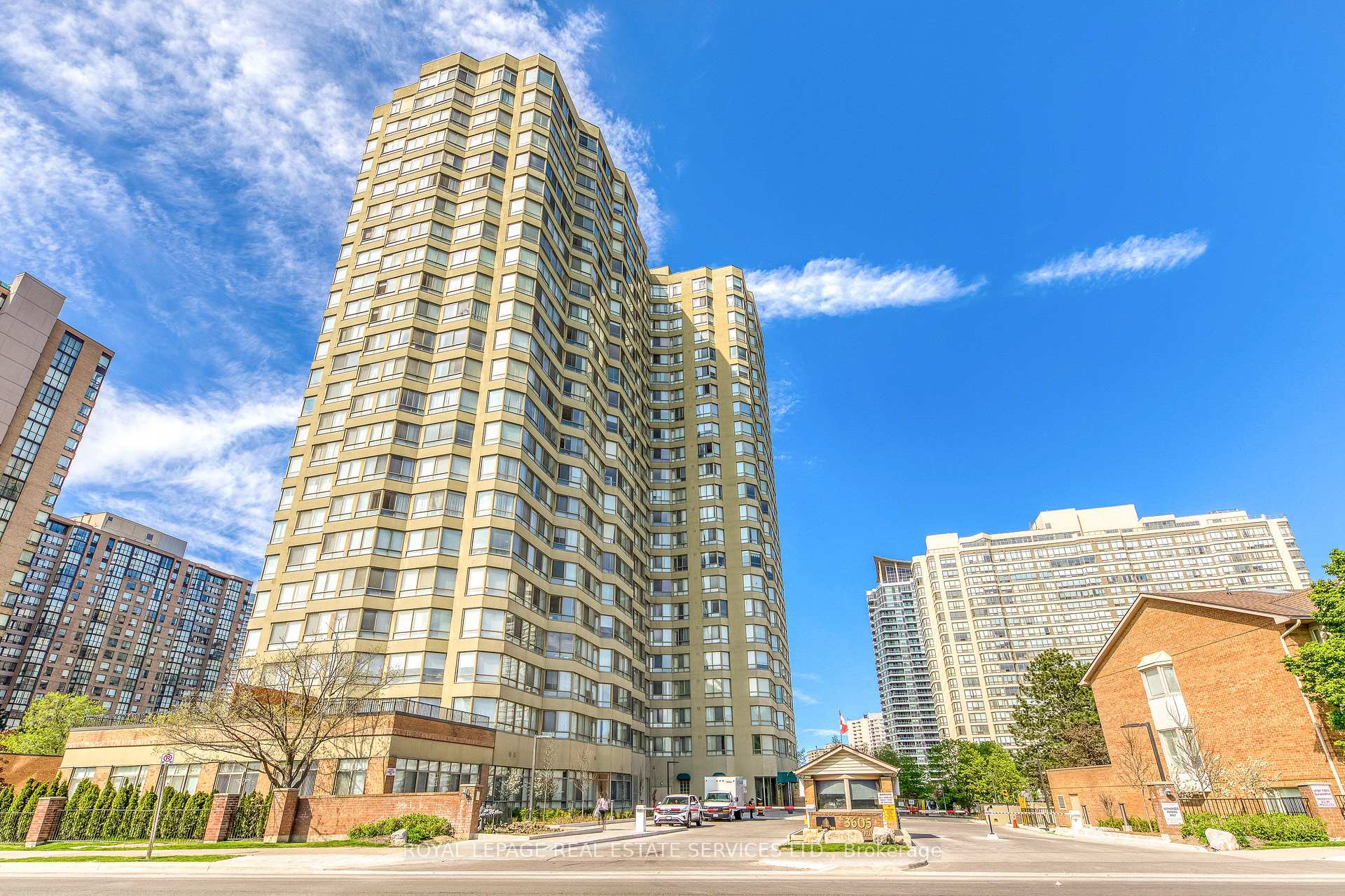 2 Bedrooms Condo at 3605 Kariya, Mississauga For sale