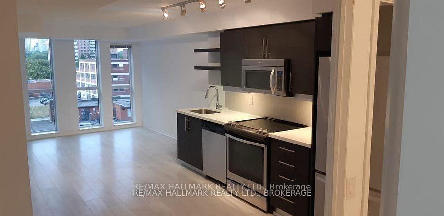 2 Bedrooms Condo at 400 Adelaide,  Toronto For sale