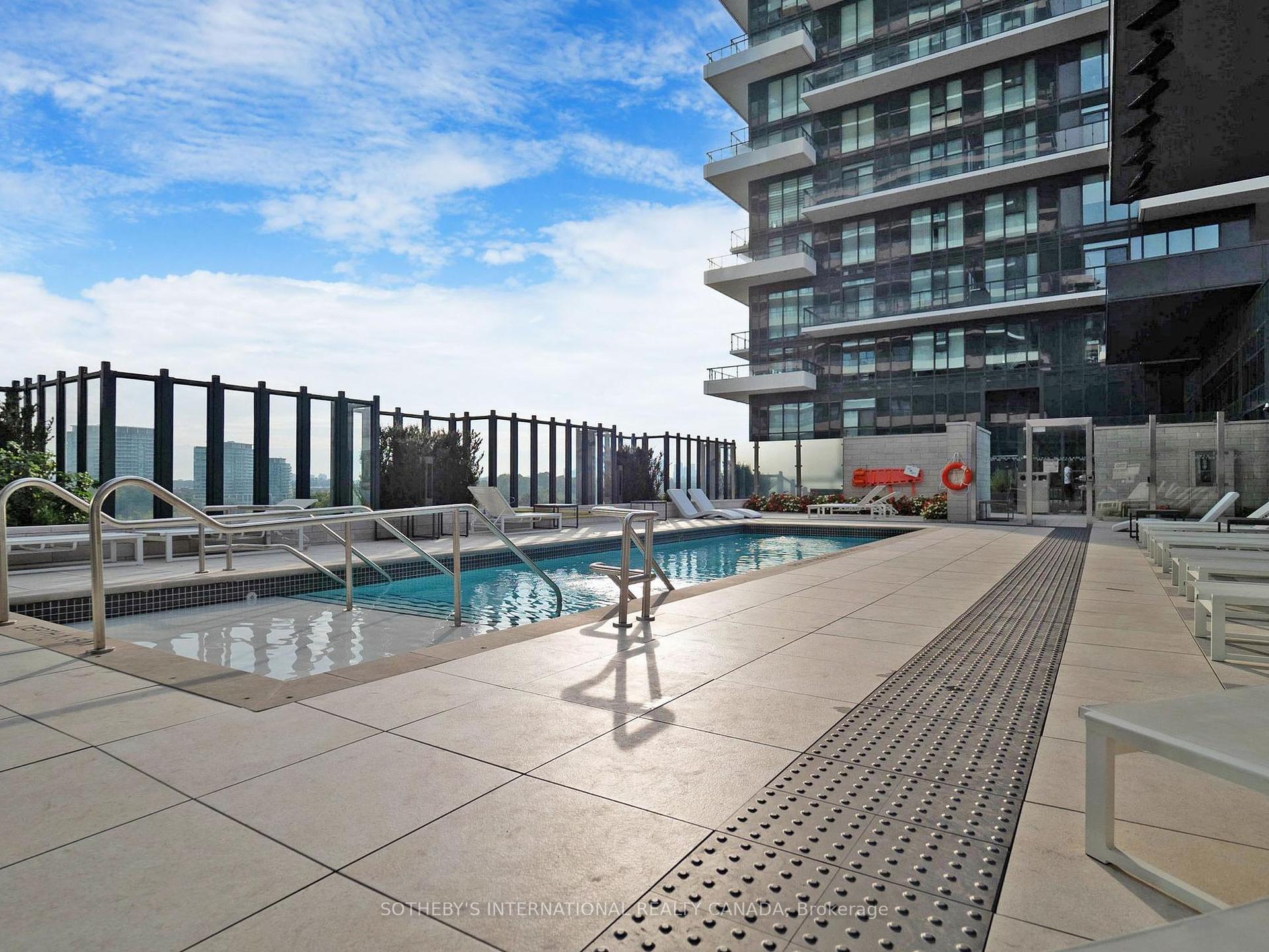 3 Bedrooms Condo at 30 Inn On the Park, Toronto For sale