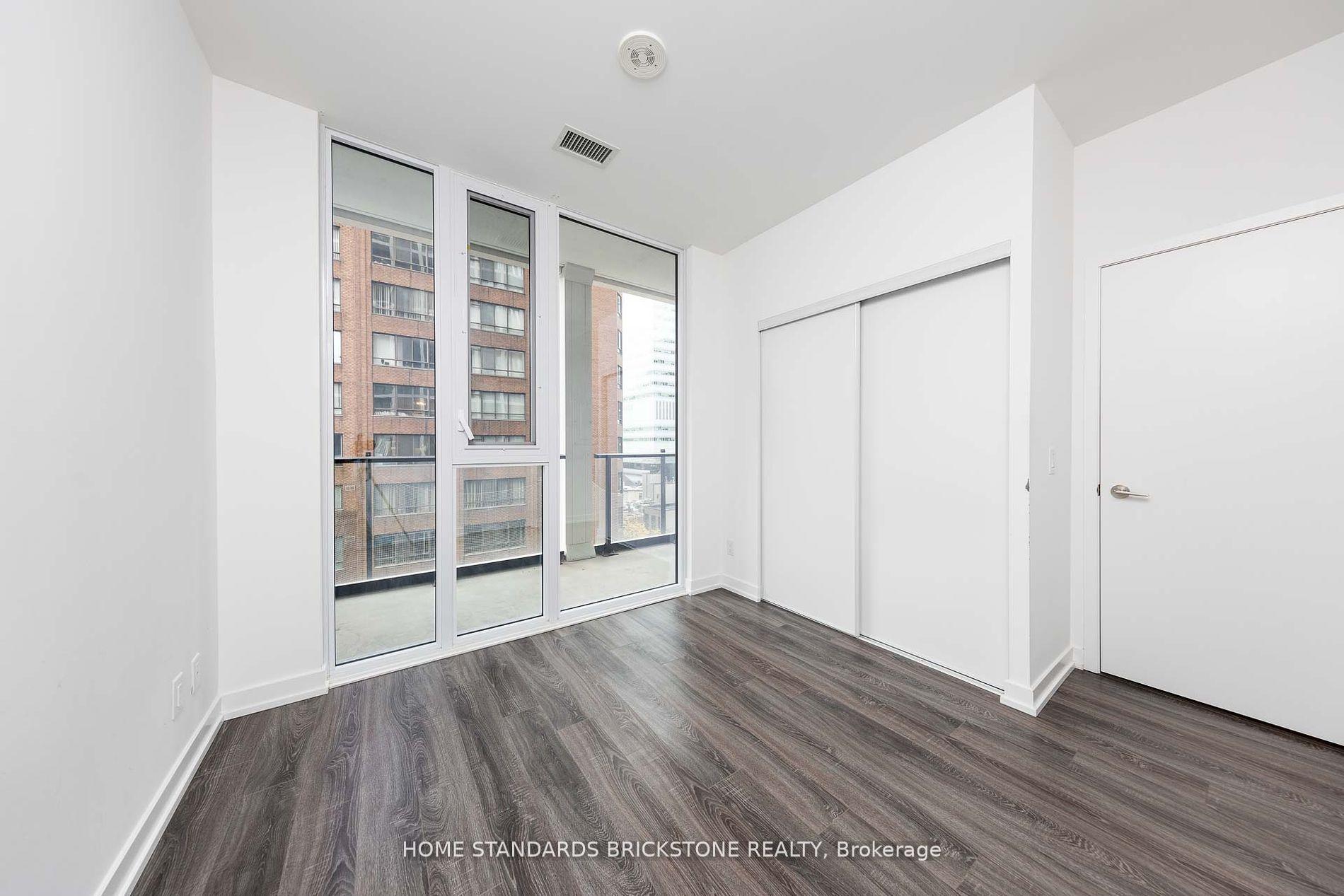 3 Bedrooms Condo at 20 Edward, Toronto For sale