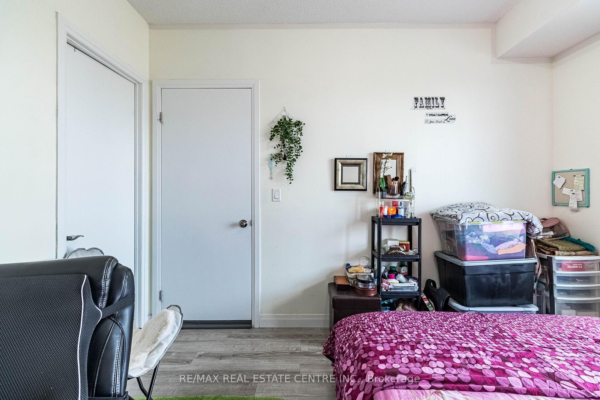 2 Bedrooms Condo at 22 East Haven,  Toronto For sale