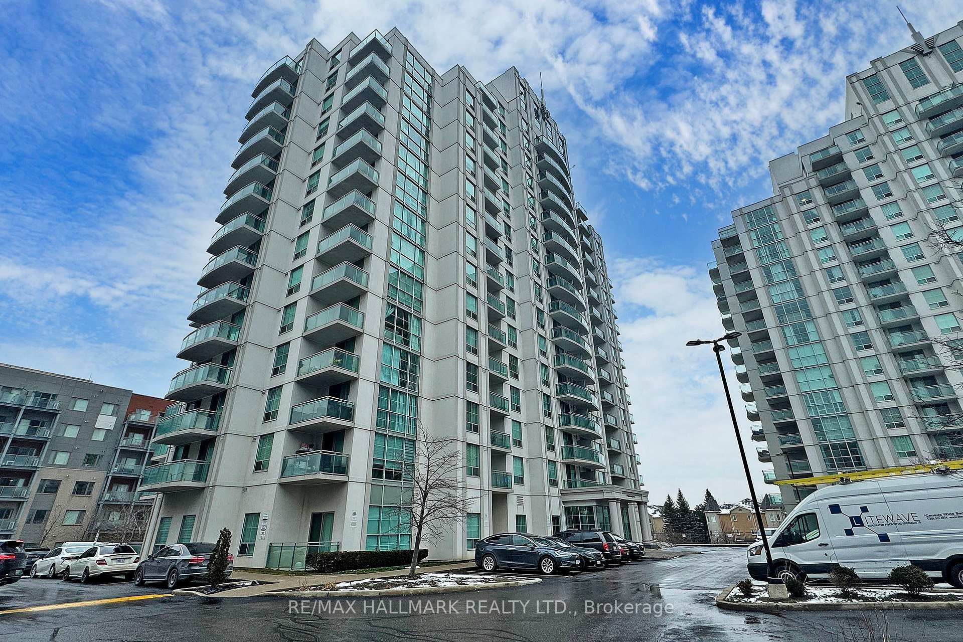 1 Bedroom Condo at 6 Rosebank,  Toronto For sale
